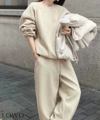 ベージュ