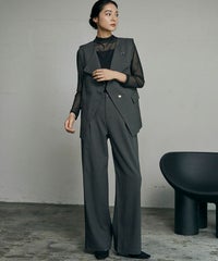 身長：168cm　着用サイズ：FREE　B：81 / W：60 / H：89