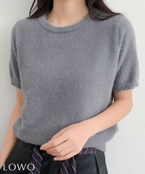 グレー