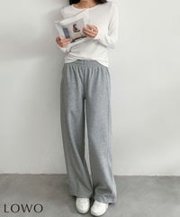 グレー