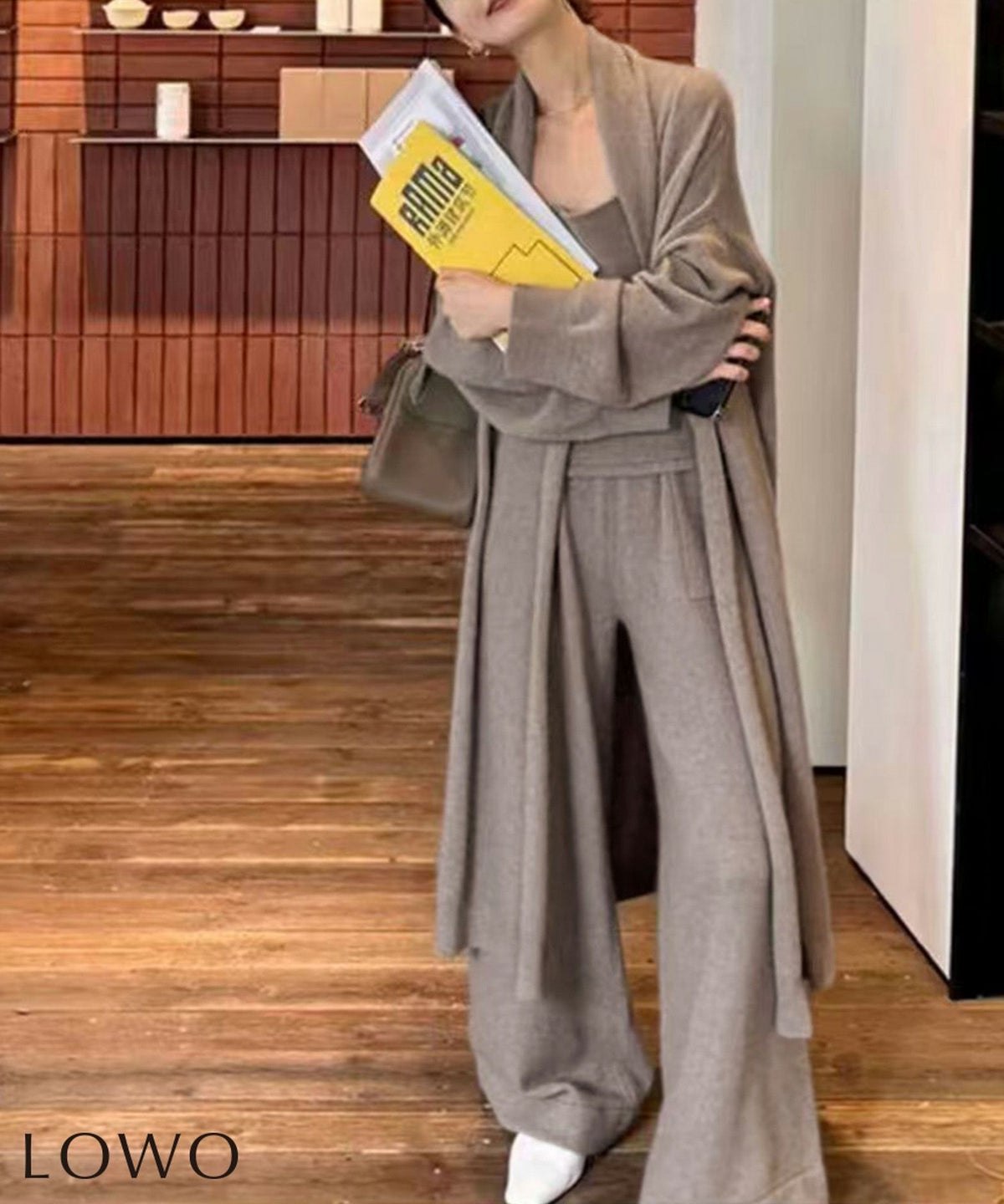 ベージュ