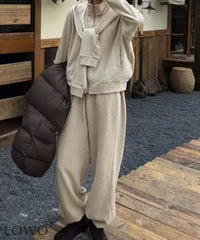 ベージュ