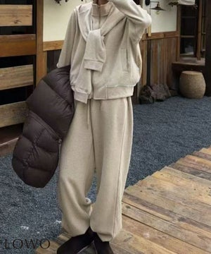 ベージュ