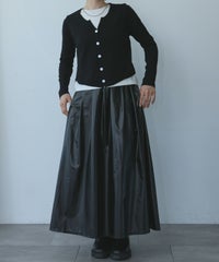 身長：157cm　着用サイズ：FREE　B：82 / W：63 / H：87