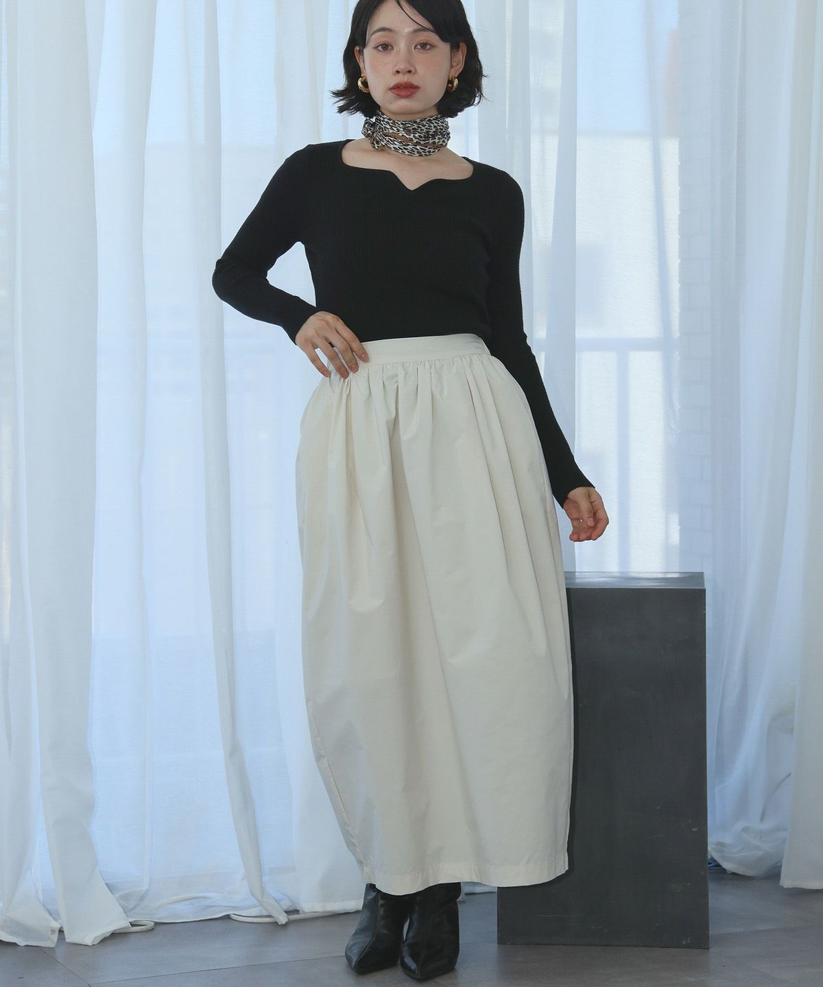 身長：157cm　着用サイズ：FREE　B：82 / W：63 / H：87