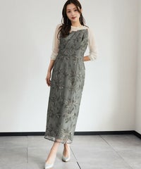 身長：170cm　着用サイズ：Mサイズ　B：86 / W：61 / H：87