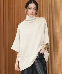 身長：168cm　着用サイズ：FREE　B：81 / W：60 / H：89