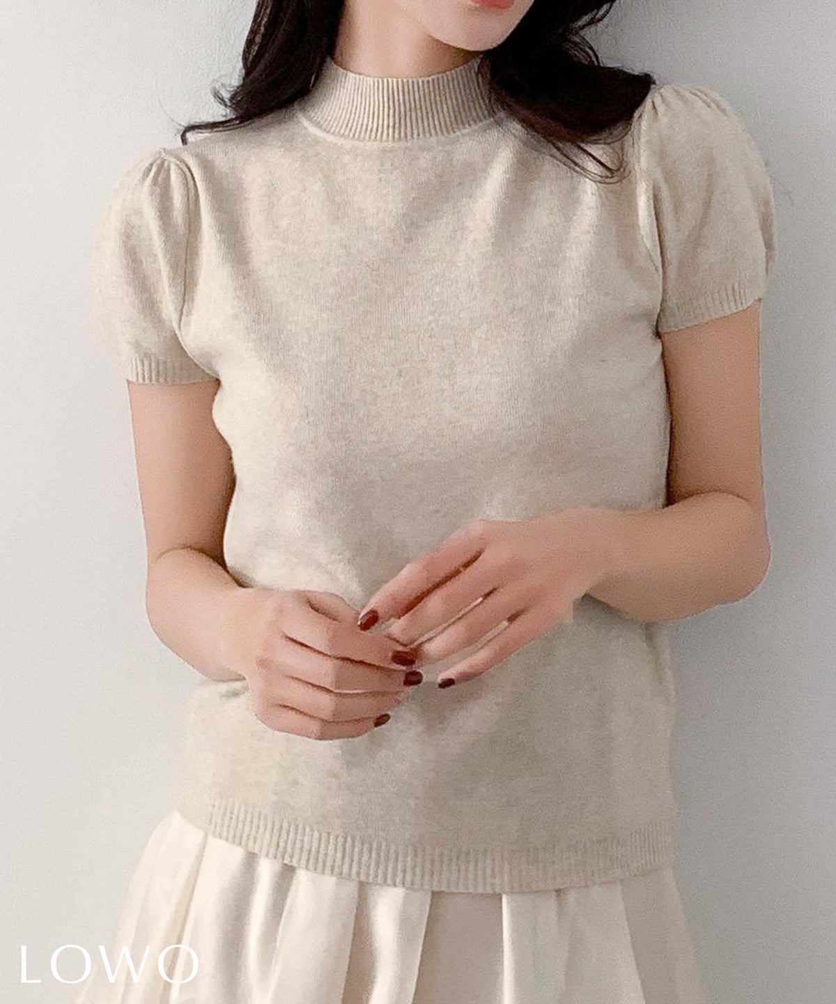 ベージュ
