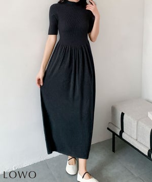 チャコールグレー