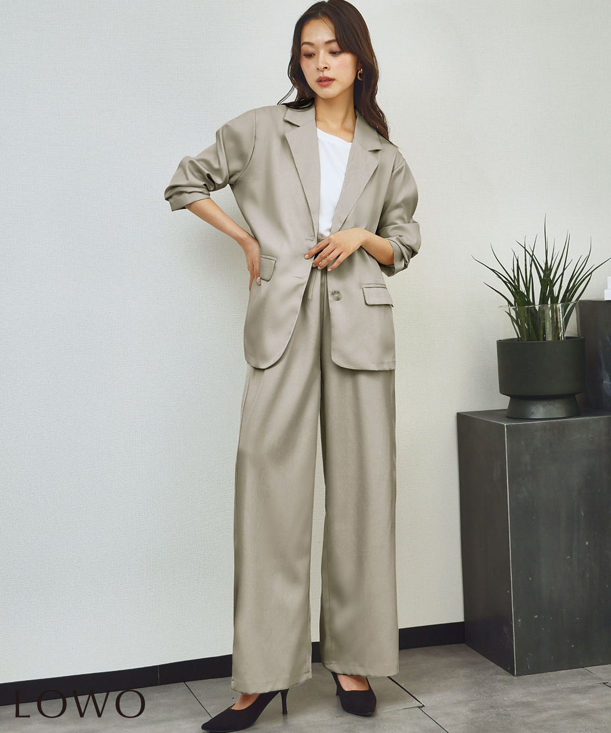 身長：170cm　着用サイズ：FREE　B：86 / W：61 / H：87