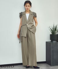 身長：170cm　着用サイズ：FREE　B：86 / W：61 / H：87