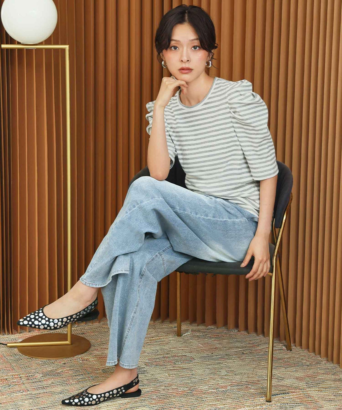 グレーオフホワイト