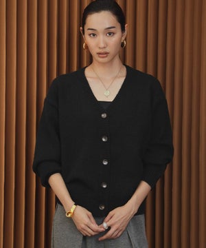 身長：170cm　着用サイズ：Mサイズ　B：78 / W：59 / H：85