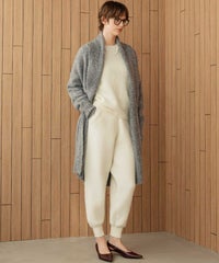 オフホワイト