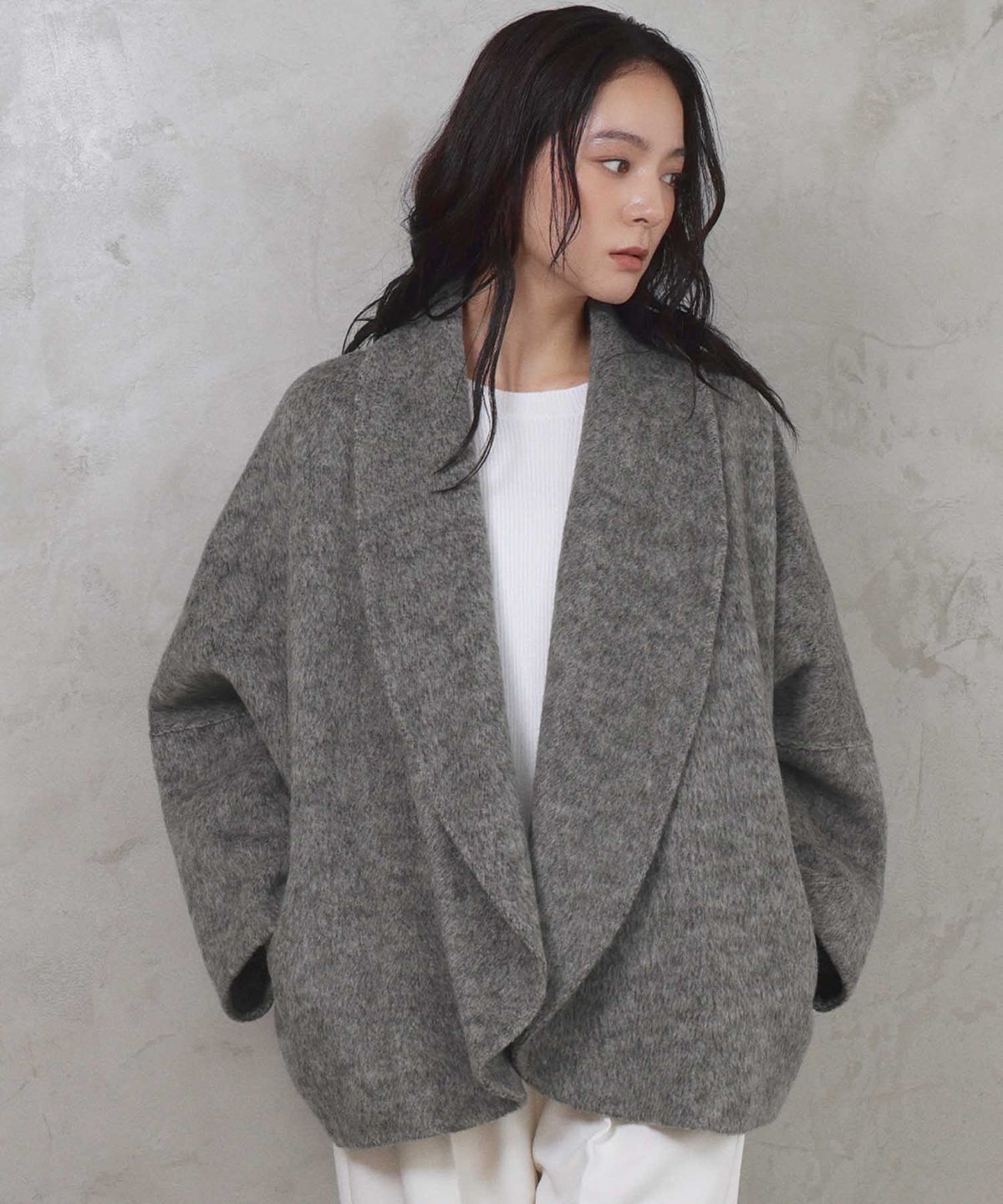 身長：168cm　着用サイズ：FREE　B：81 / W：60 / H：89